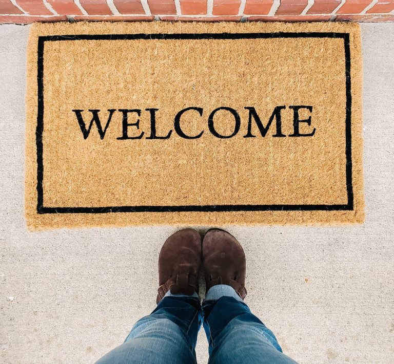 28 Tips To Make Guests Feel Welcome In Your Home